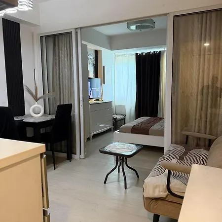 V&M Luxe Azure Staycation