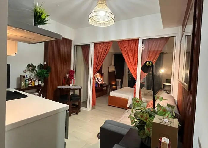 V&m Luxe Azure Staycation Aparthotel Manila
