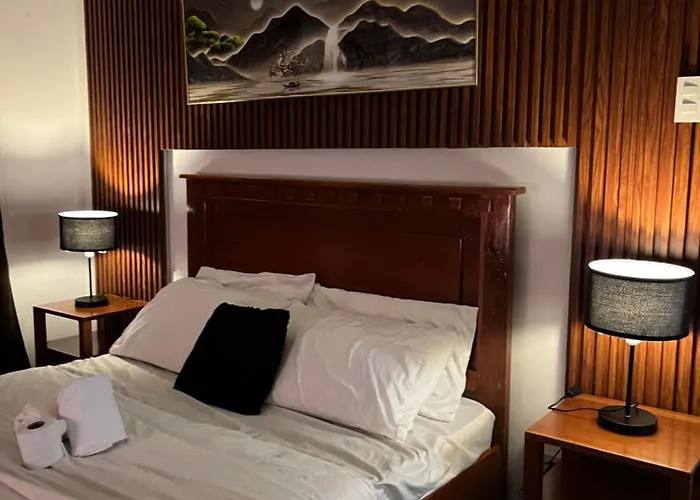 V&m Luxe Azure Staycation Aparthotel