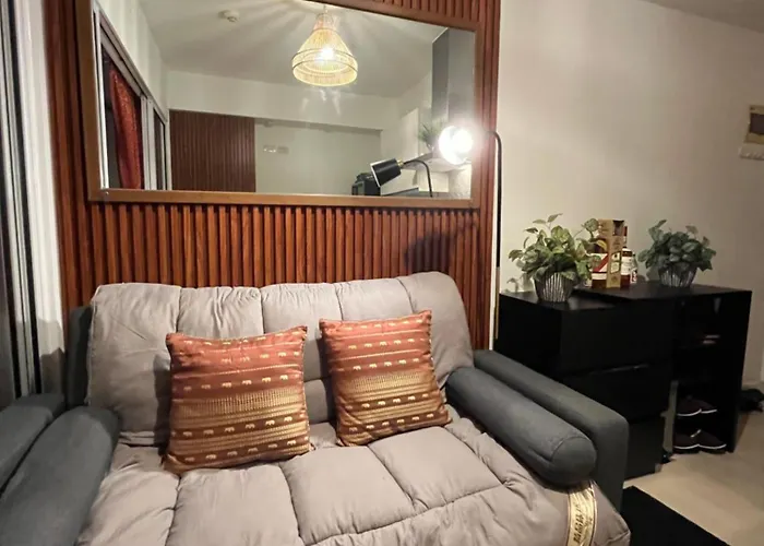 V&m Luxe Azure Staycation * Manila