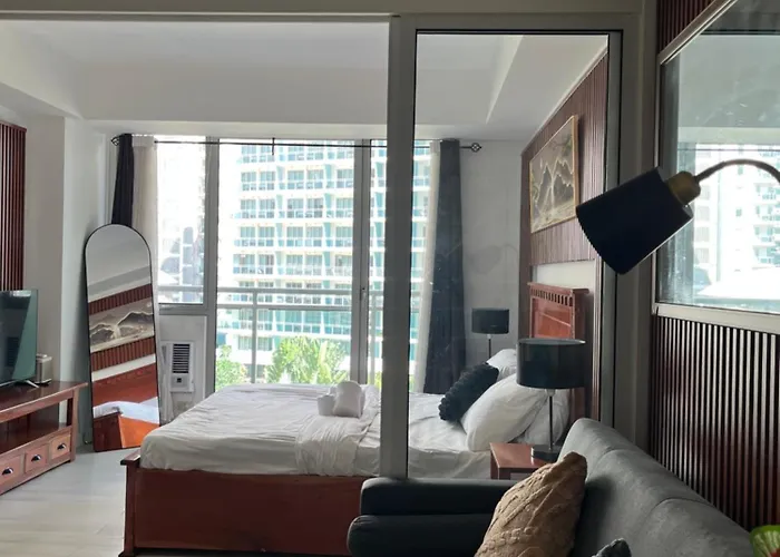Aparthotel V&m Luxe Azure Staycation