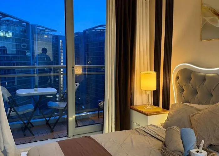 Aparthotel V&m Luxe Azure Staycation