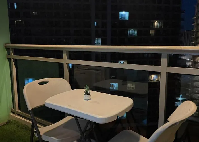 V&m Luxe Azure Staycation Aparthotel Manila