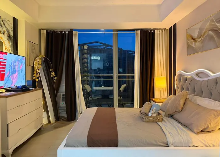 V&m Luxe Azure Staycation * Manila